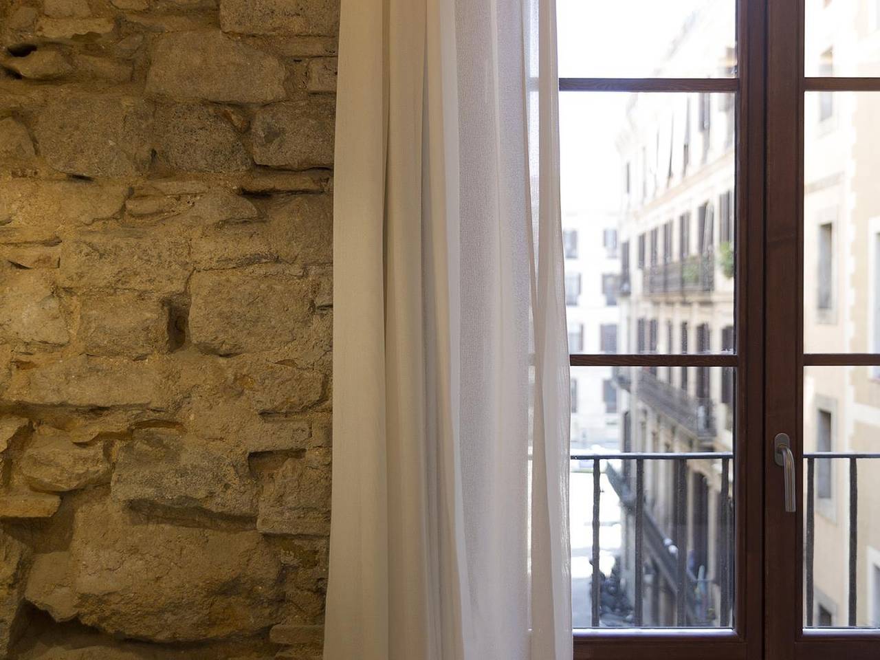 Entire holiday apartment, Deluxe One Bedroom Apartment in Barcelona Centre, Barcelona