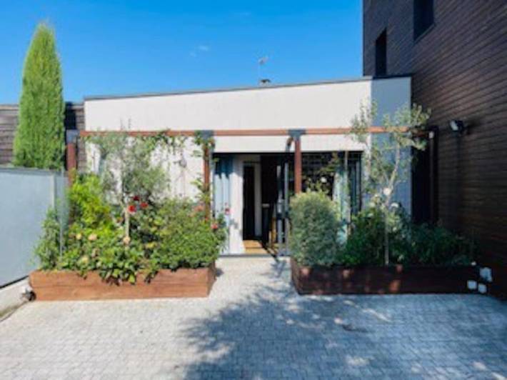 Gîte pour 4 personnes, avec terrasse à Rillieux-la-Pape - 2