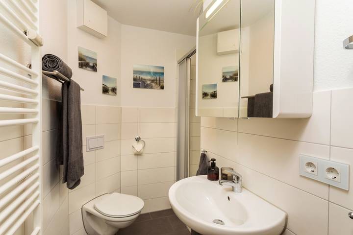 Entire apartment, Apartment "Villa Marin 1" close to the Beach with Shared Pool & Wi-Fi in Zinnowitz, Usedomer Norden