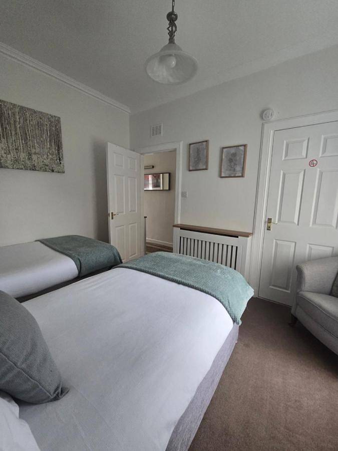 Entire apartment, Churchview in Dunfermline, Fife region