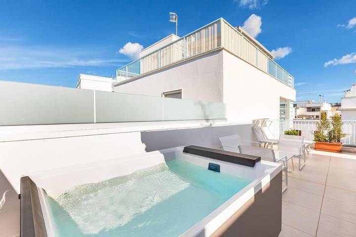 Casa vacanza per 5 persone, con balcone e piscina nonché idromassaggio - 1