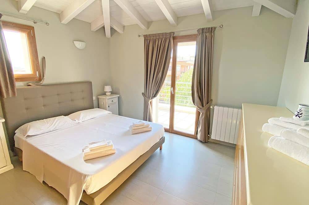 Ganze Wohnung, House 41 - penthouse in the historic center crazy sea view - all services nearby in Budoni, Olbia-Tempio