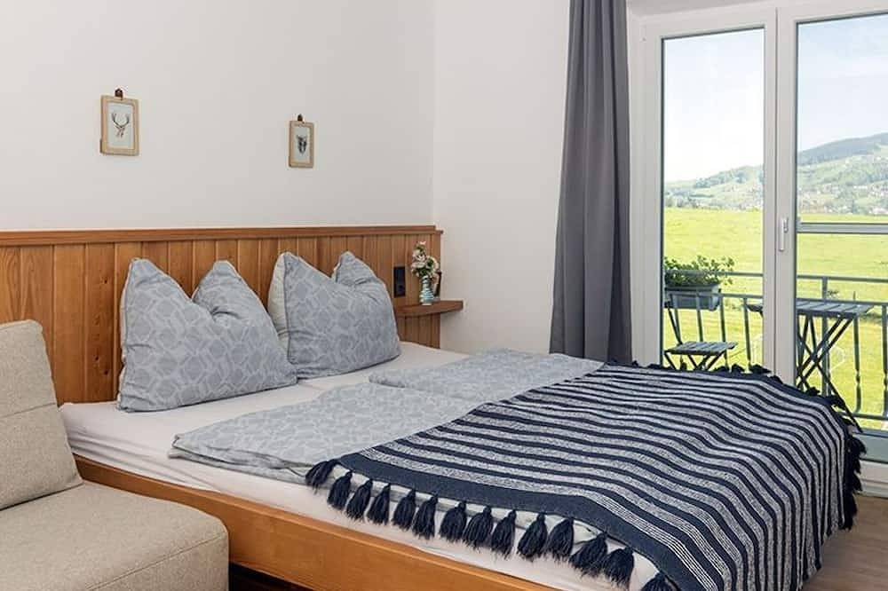 Ganze Wohnung, Doppelzimmer Franzl - Gästehaus Drachennest in Sankt Lorenz, Mondsee & Irrsee