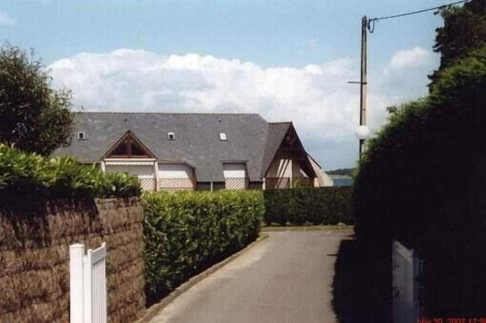 Appartement entier, App. duplex à Locmariaquer, au bord du golfe,accés direct à la mer. in Locmariaquer, Côte des Mégalithes
