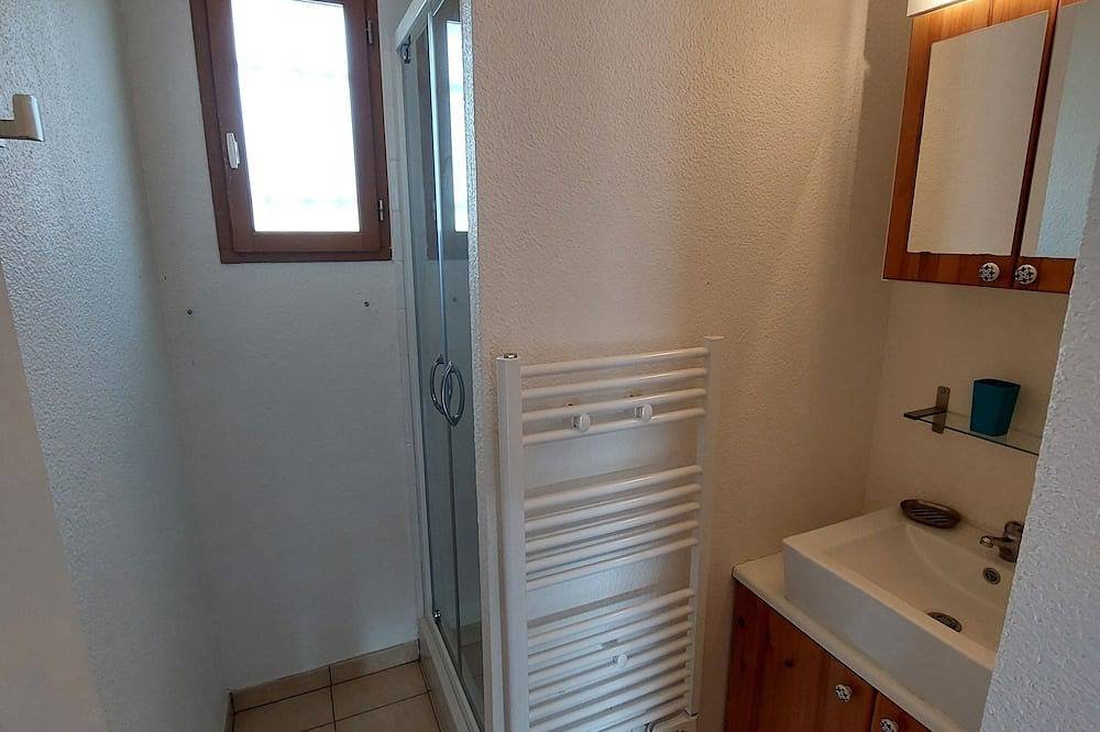 Entire apartment, Appartement Idéal Pour les Vacances Thermales et Familiales. Vue Exceptionnelle in Montbrun-les-Bains, Nyons region