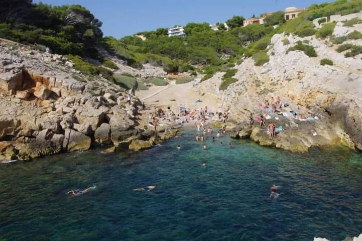 Villa pour 5 personnes, avec jardin ainsi que piscine et terrasse à Saint-Cyr-sur-Mer