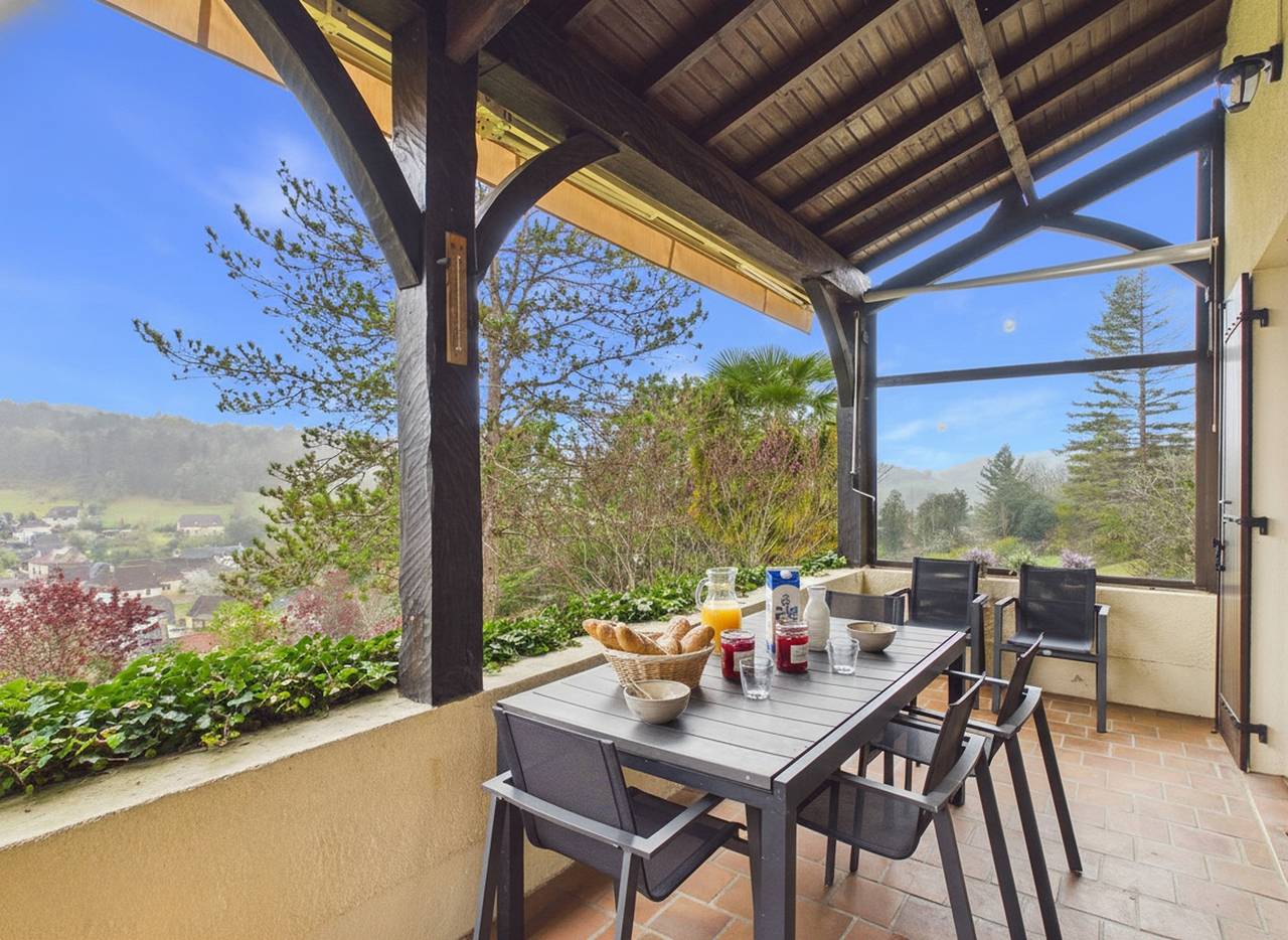 Estate for 8 people with swimming pool in Auriac-du-Périgord, Périgord Noir