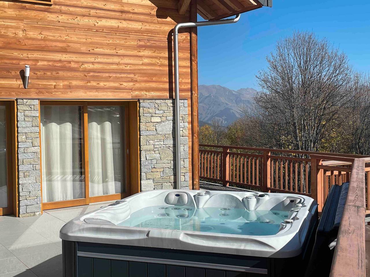 Chalet 'Germain Ski Lodge' mit Balkon und Wlan in La Toussuire, Fontcouverte-la-Toussuire
