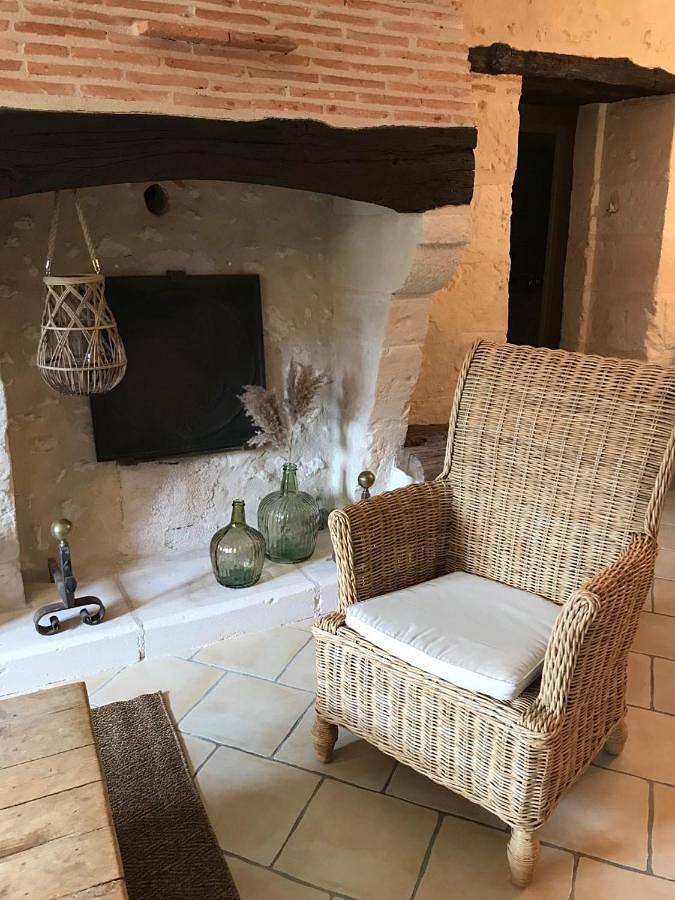 Location de vacances pour 4 personnes, avec piscine ainsi que vue et jardin à Saint-Aquilin - 2