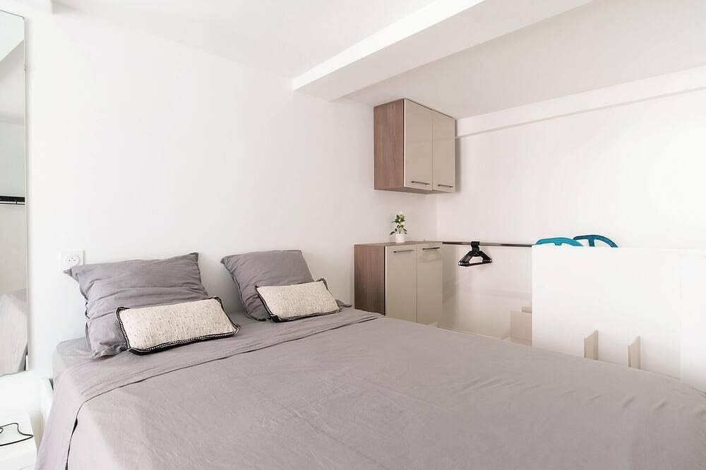 Entire apartment, Studio coeur de ville in Solliès-Pont, Toulon region