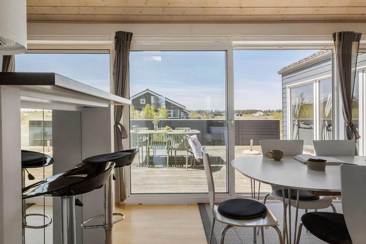 Ferienhaus für 10 Personen, mit Terrasse und Whirlpool sowie Sauna, kinderfreundlich in Tranum Strand - 4