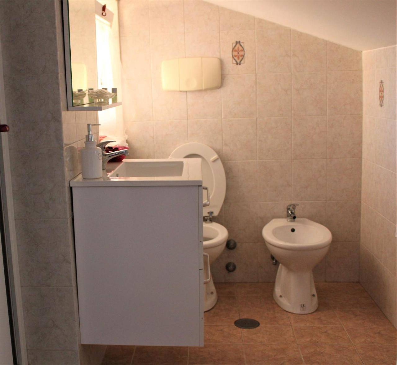 Comfort Triple Room with Shower in Fiumicino, Provincia di Roma