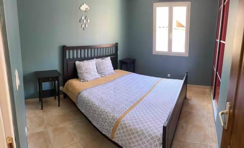 Location de vacances pour 8 personnes, avec vue ainsi que jardin et piscine, animaux acceptés à Orgnac-l'Aven - 3