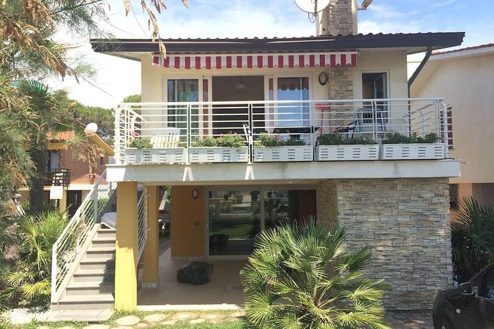 Chalet für 5 Personen, mit Terrasse und Garten in Bibione