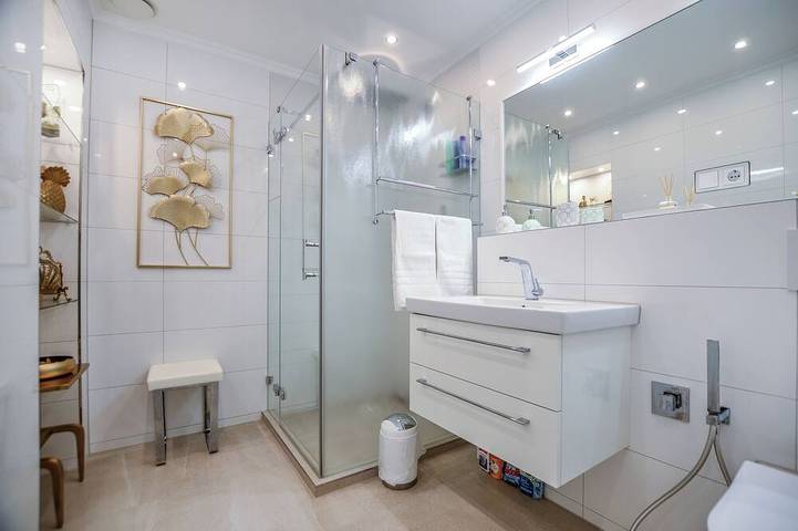 Ganze Wohnung, Stylisch & Schick, neue Wohnung, U-Bahn Haltestelle 2 Gehminuten in Nippes (Köln), Köln