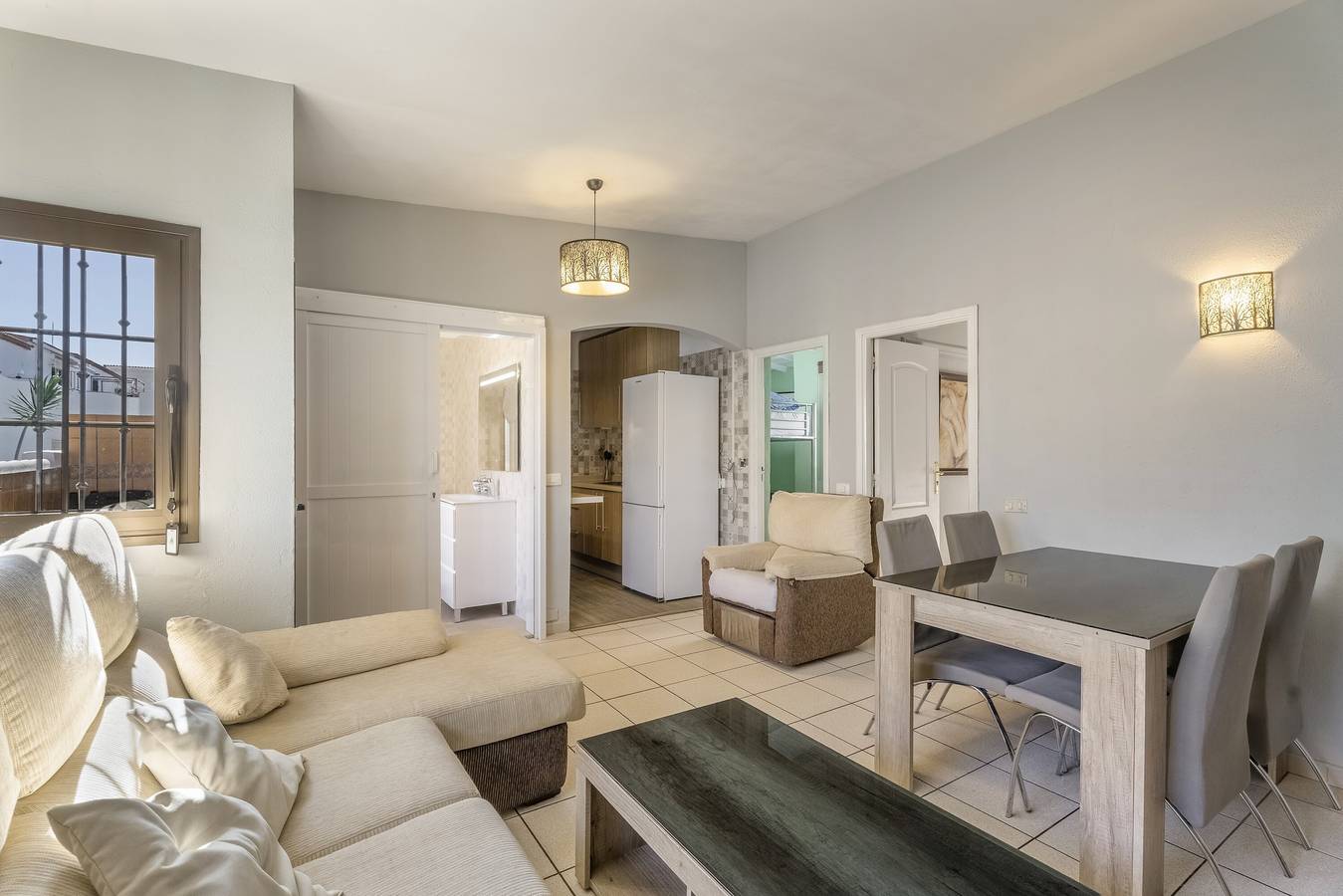 Apartamento entero, Apartamento Vacacional 'Junto A La Piscina' con Vista a la Montaña, Wi-Fi y Aire Acondicionado in Costa del Silencio, Arona 