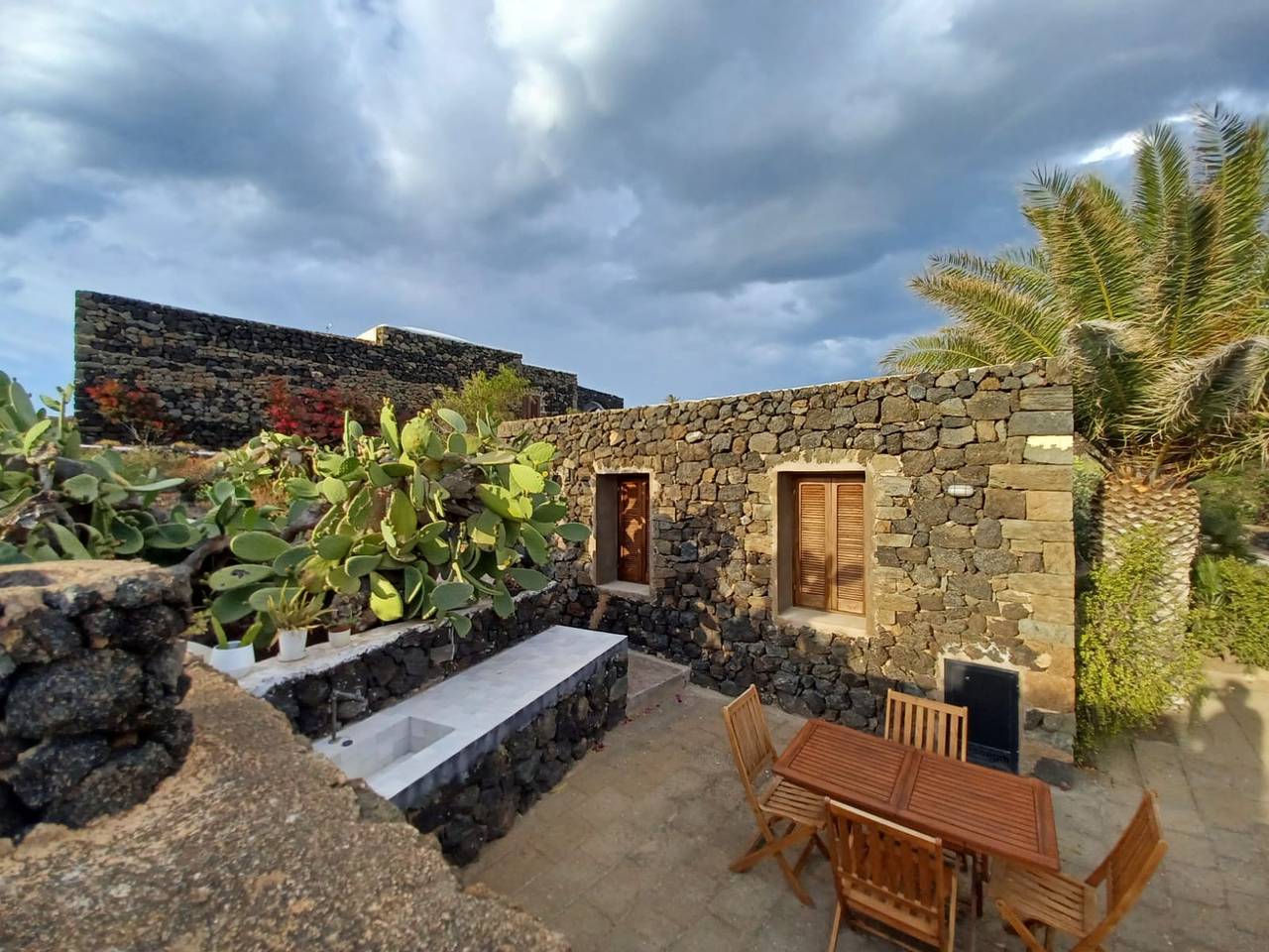 Dammusi A-mare in Pantelleria, Trapani Provinz