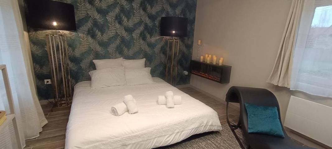 Location de vacances pour 2 personnes, avec Jacuzzi et Terrasse ainsi que Jardin et Vue à Boeschepe