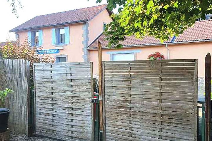 Entire apartment, Bel Appart.maison Cœur de Village in Le Chambon-sur-Lignon, Mézenc