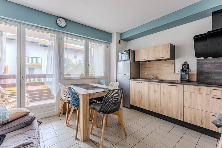 Gîte pour 6 personnes, avec terrasse dans Office De Tourisme De Biscarrosse