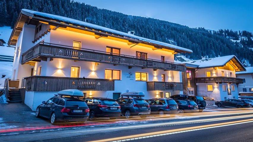 Ferienhaus für 15 Personen, mit Balkon in Lanersbach