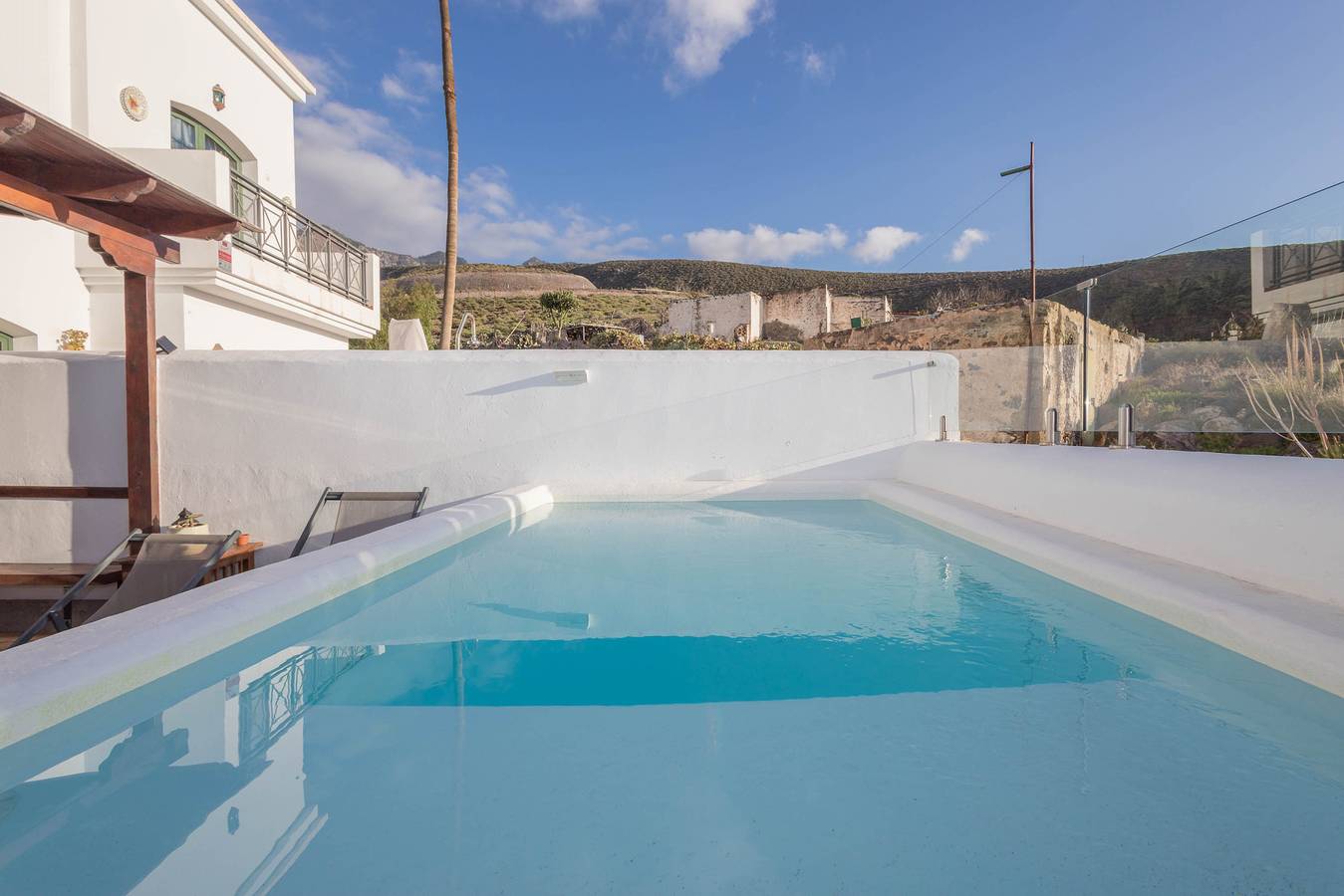 3Br Color & Salt Notes House-Pool & Garden in Playa de las Nieves, Agaete