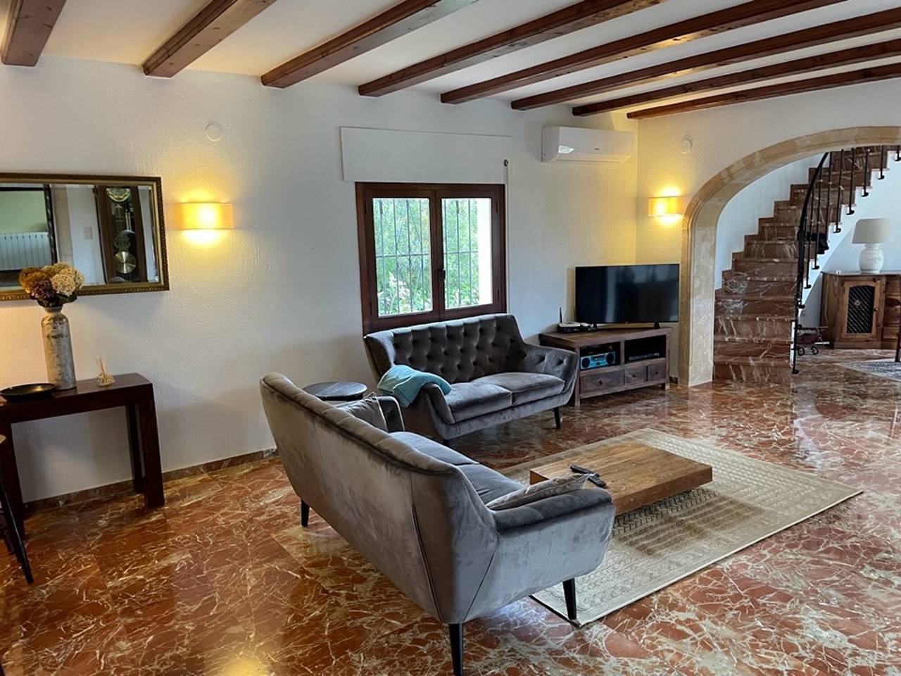 Villa 'Casa Pera' met zeezicht, zwembad, Wi-Fi, tuin & terras in Balcón al Mar, Jávea