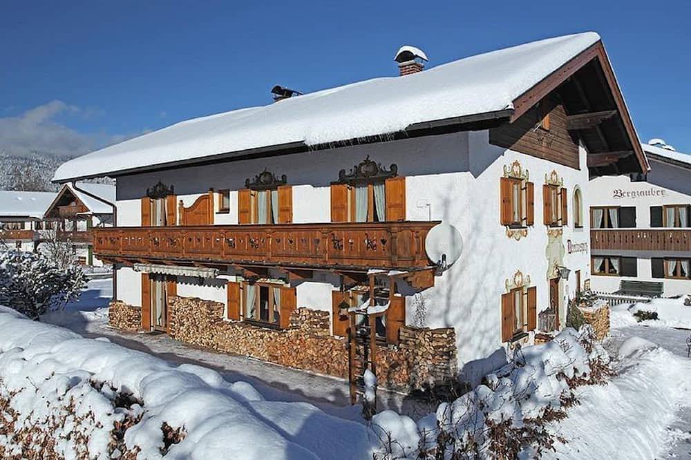 Ganze Wohnung, \"Anna\" Fewo/1 Schlafraum/Dusche, Wc - Dreitorspitz, Haus in Krün, Bayerische Alpen