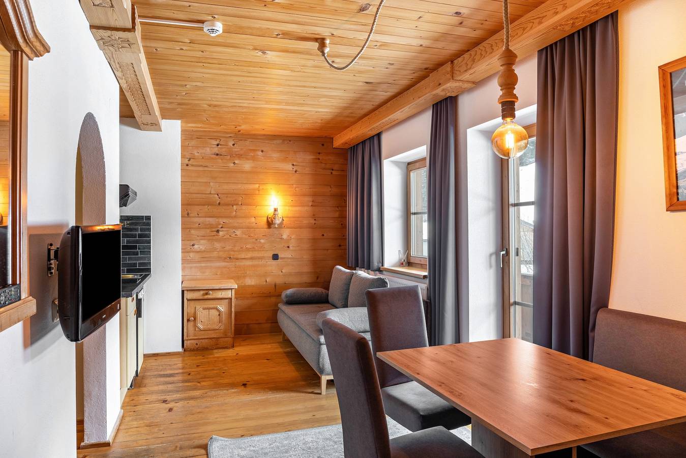 Hel lägenhet, Holiday Apartment "Schwüwong - Apartment 21" with Mountain View, Shared Terrace and Wi-Fi in Hopfgarten im Brixental, Kaisergebirge