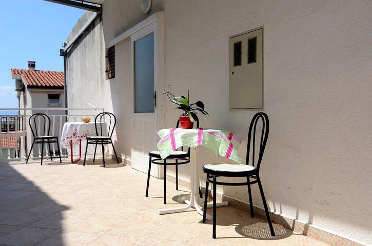 Ferienwohnung für 2 Personen, mit Balkon/Terrasse in Makarska