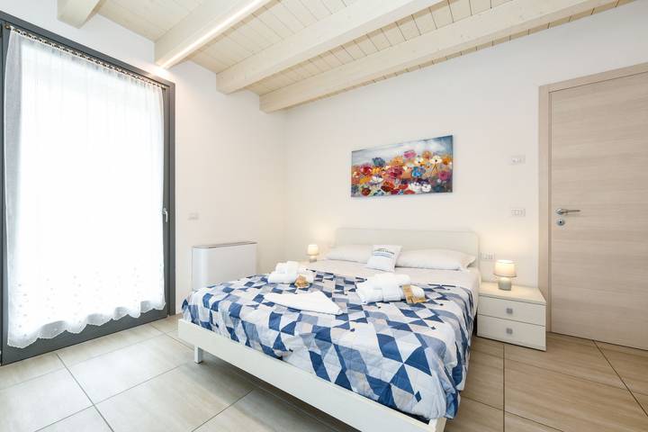 Ferienwohnung für 6 Personen, mit Seeblick und Terrasse in Castelnuovo del Garda - 4