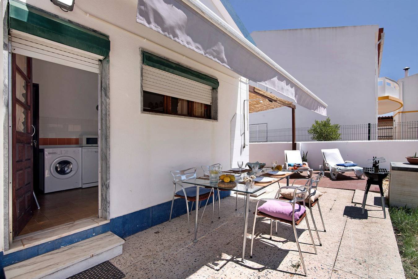 Holiday Home 'Casa Maria Beatriz' with Private Terrace, Private Garden and Wi-Fi in Manta Rota, Parque Natural da Ria Formosa