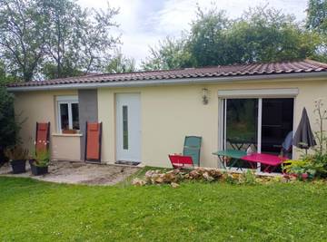 Gîte pour 4 personnes, avec terrasse à Pommeuse