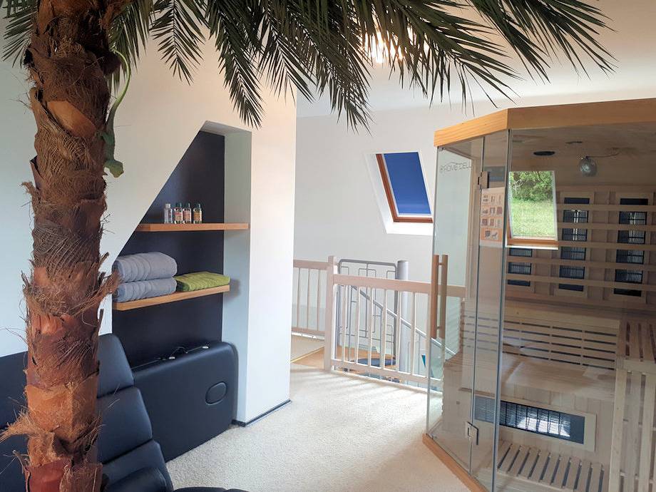 Ganze Ferienwohnung, Ferienwohnung Lerchensteige auf 80m² - Sauna, Bar, 3D-Fernseh, Wii, in Haundorf, Fränkisches Seenland