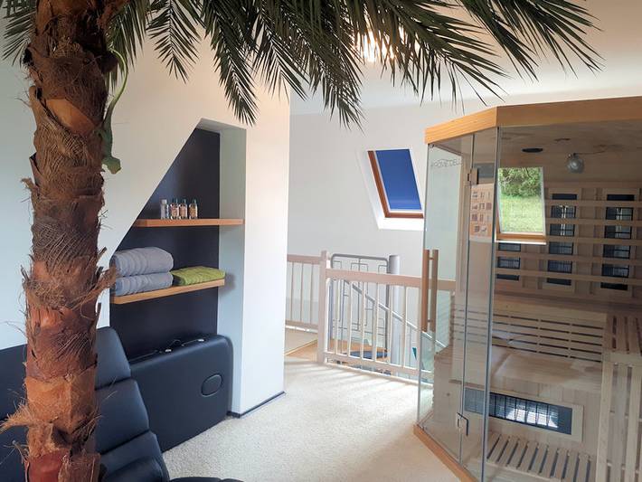 Ferienwohnung für 6 Personen, mit Balkon und Garten sowie Sauna