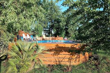 Gîte pour 6 personnes, avec terrasse ainsi que jardin et jacuzzi à Saint-Caradec-Trégomel