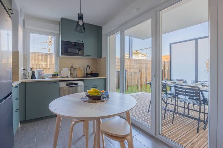 Gîte pour 4 personnes, avec Terrasse et Jardin dans Gare D Arcachon