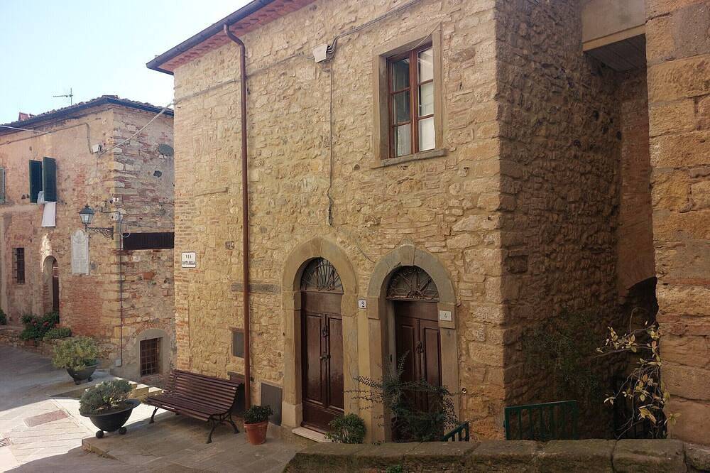 Casa vacanza a Val di Cecina a partire da 93€ a notte
