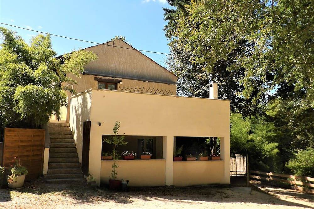 Gîte pour 5 à 7 personnes à Sarlat. Piscine chauffée. Wifi. >>Nature in Sarlat-la-Canéda, Périgord Noir