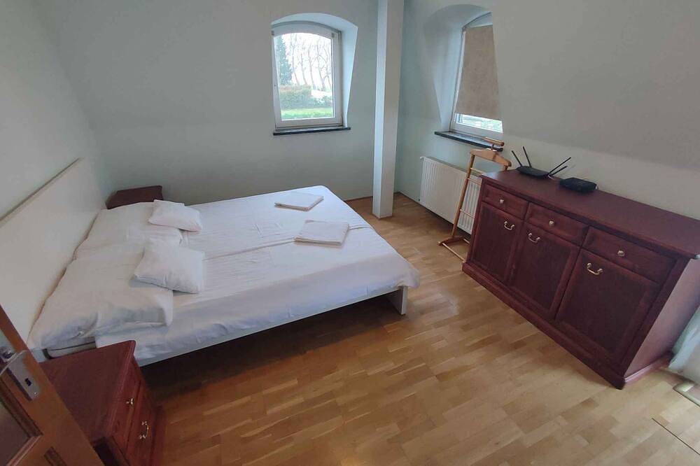 Ferienhaus direkt am Ufer mit Ausblick in Balatonboglar, Plattensee Südufer