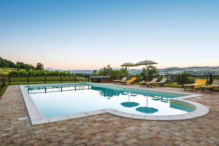 Location de vacances pour 18 personnes, avec jardin ainsi que piscine et jacuzzi à Corinaldo - 4