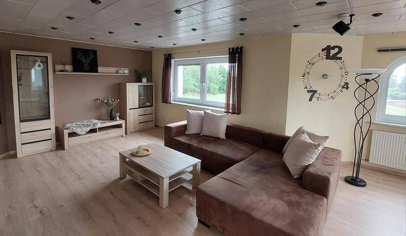 Ferienwohnung für 4 Personen, mit Terrasse und Garten sowie Ausblick in Selbitz