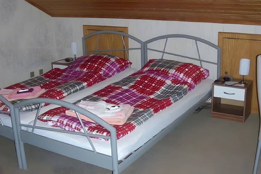 Ganze Wohnung, Apartment „Ferienwohnung für 4 Personen“ mit Gemeinschaftsgarten und Wlan in Künzell, Rhön-Hessen