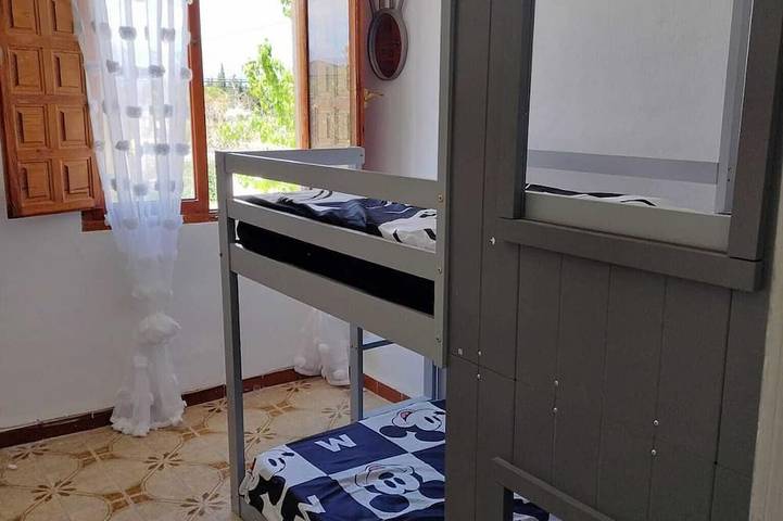 Location de vacances pour 12 personnes, avec jardin et terrasse, animaux acceptés à Tortosa - 2