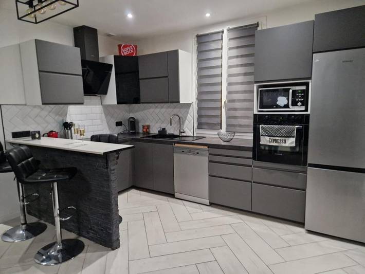 Location de vacances pour 4 personnes, avec terrasse ainsi que jacuzzi et jardin à Mitry-Mory - 2