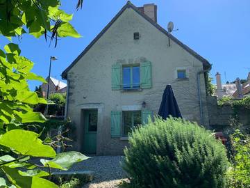 Gîte pour 4 personnes, avec terrasse et jardin à Orbigny
