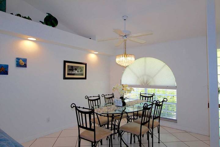 Vacation rental for 6 people, with terrace and yard in Lehigh Acres