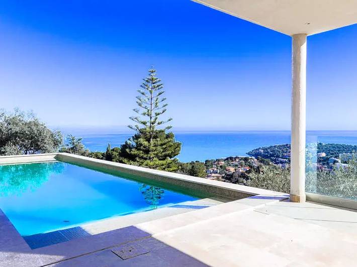 Villa voor 10 personen, met terras en zwembad in Roquebrune-Cap-Martin