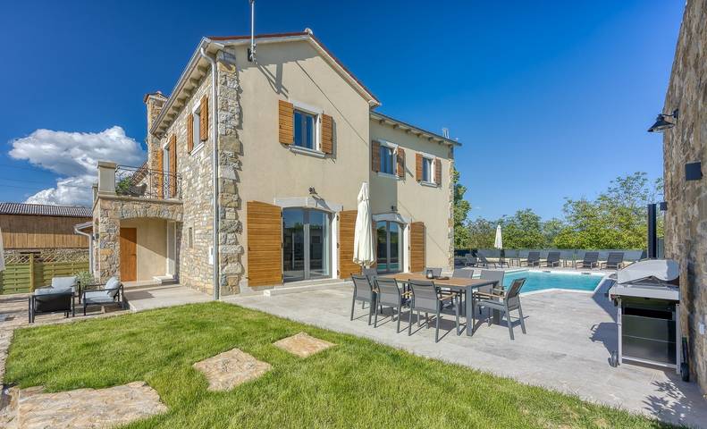 Ferienhaus für 8 Personen, mit Garten und Pool