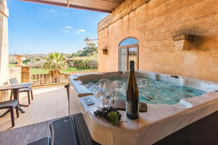 Ferienhaus für 10 Personen, mit Terrasse und Kinderpool sowie Pool in Gozo - 2